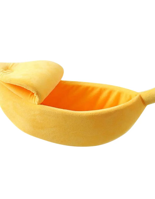 Load image into Gallery viewer, Banana Pet Bed , Cama Para Mascotas Linda Y Divertida Con Cojín Removible Para Perros, Gatos De Interior, Conejos, Animales Pequeños, Amarillo
